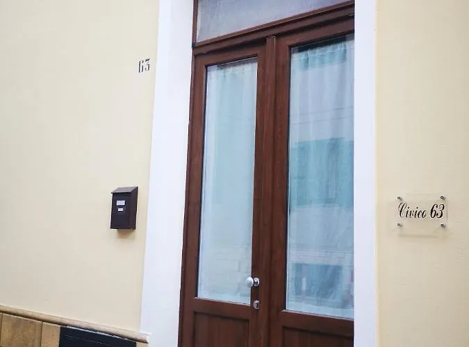 Civico 63 *